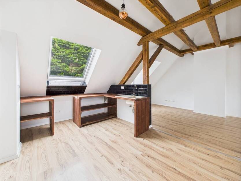Sanierte und charmante Dachgeschoßwohnung