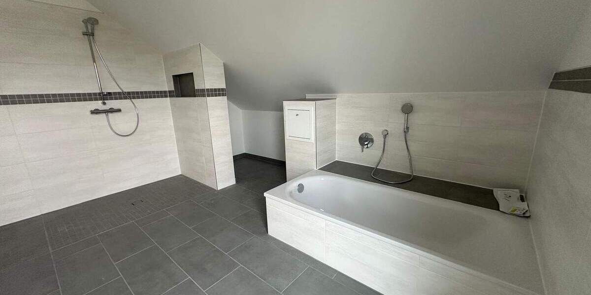 Einfamilienhaus Gaggenau - 5 Zimmer, 141 m&sup2;, 2.200&euro; | Angebot:25797712