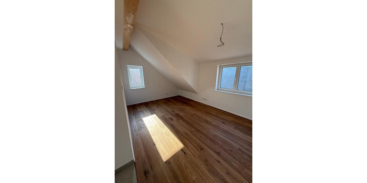 Dachgeschoßwohnung Spangenberg - 3 Zimmer, 79 m&sup2;, 890&euro; | Angebot:25811210