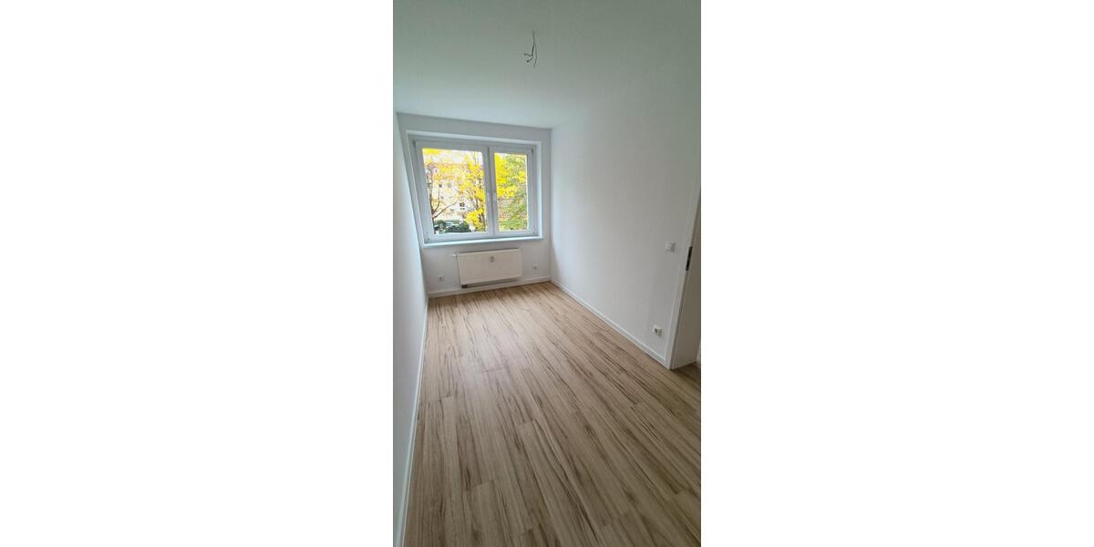 ATLAS IMMOBILIEN: Renovierte Altbauwohnung 4 zimmer