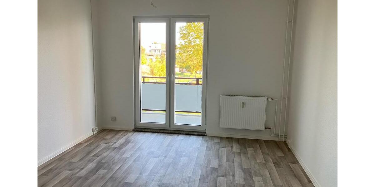 --Helle Wohnung mit Balkon – ideal für Familien und Paare-- 4 zimmer
