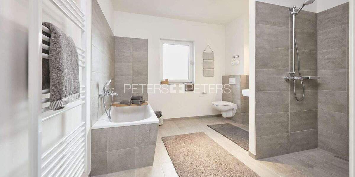 Etagenwohnung Schwerin Werdervorstadt - 3 Zimmer, 93 m&sup2;, 1.199&euro; | Angebot:24713320