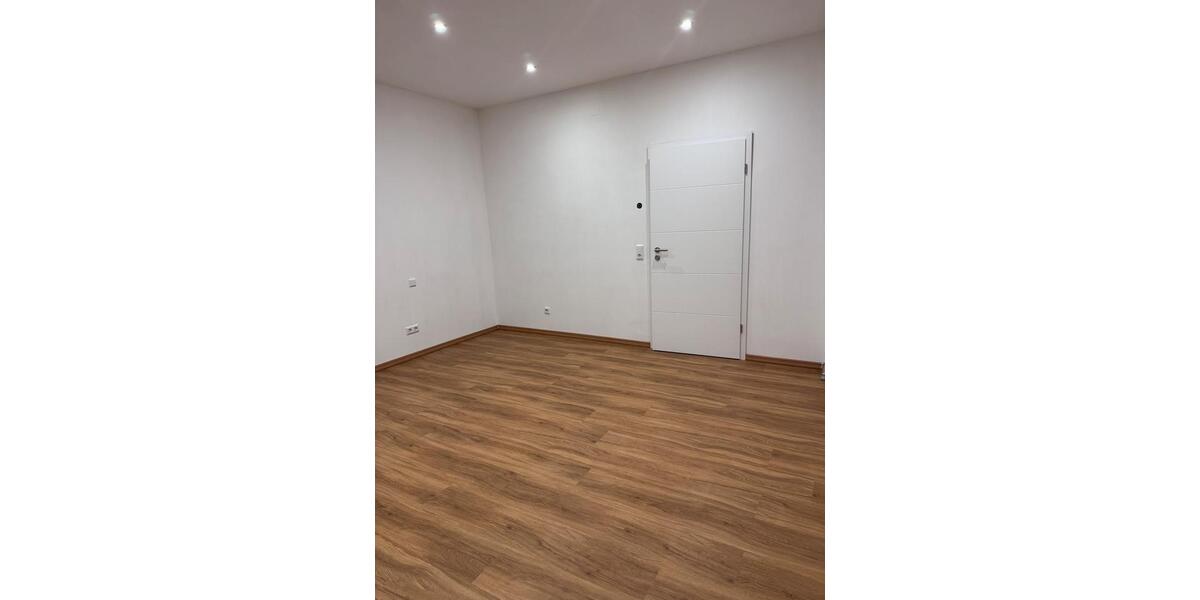 Erdgeschoßwohnung Neunkirchen Heinitz - 3 Zimmer, 100 m&sup2;, 950&euro; | Angebot:26311686
