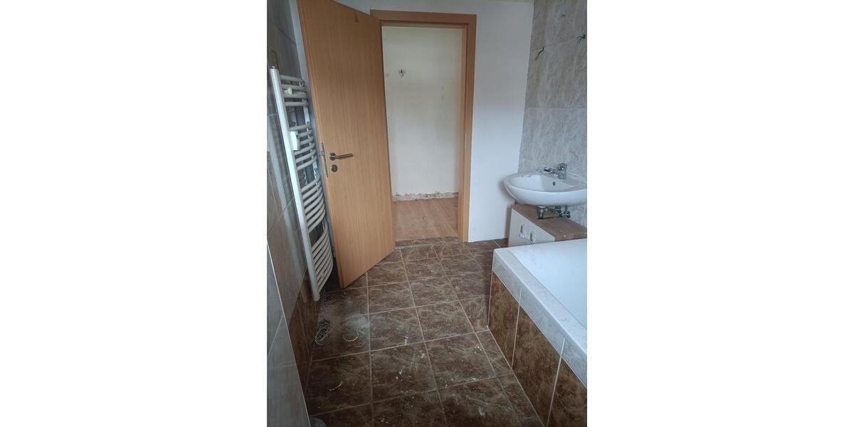 Dachgeschoßwohnung Geratal Geraberg - 4 Zimmer, 73 m&sup2;, 329&euro; | Angebot:25995885