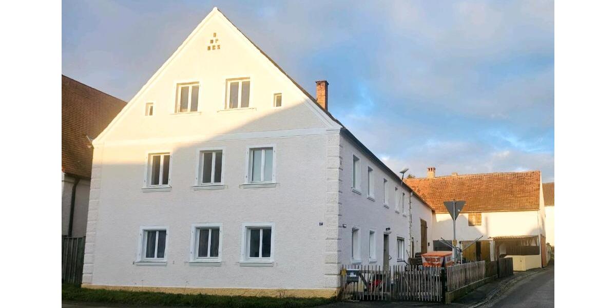 Haus, Scheune, Grillplatz, Hof, Stellplätze ,Garage 5 zimmer