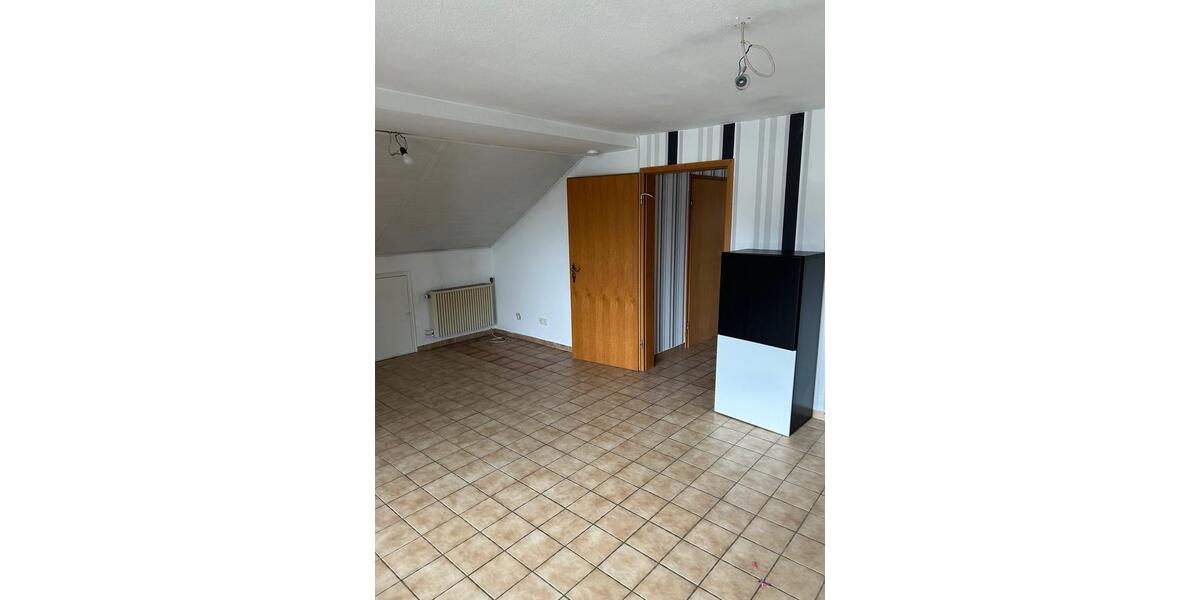 Dachgeschoßwohnung Weilburg - 2.5 Zimmer, 75 m&sup2;, 950&euro; | Angebot:24867349