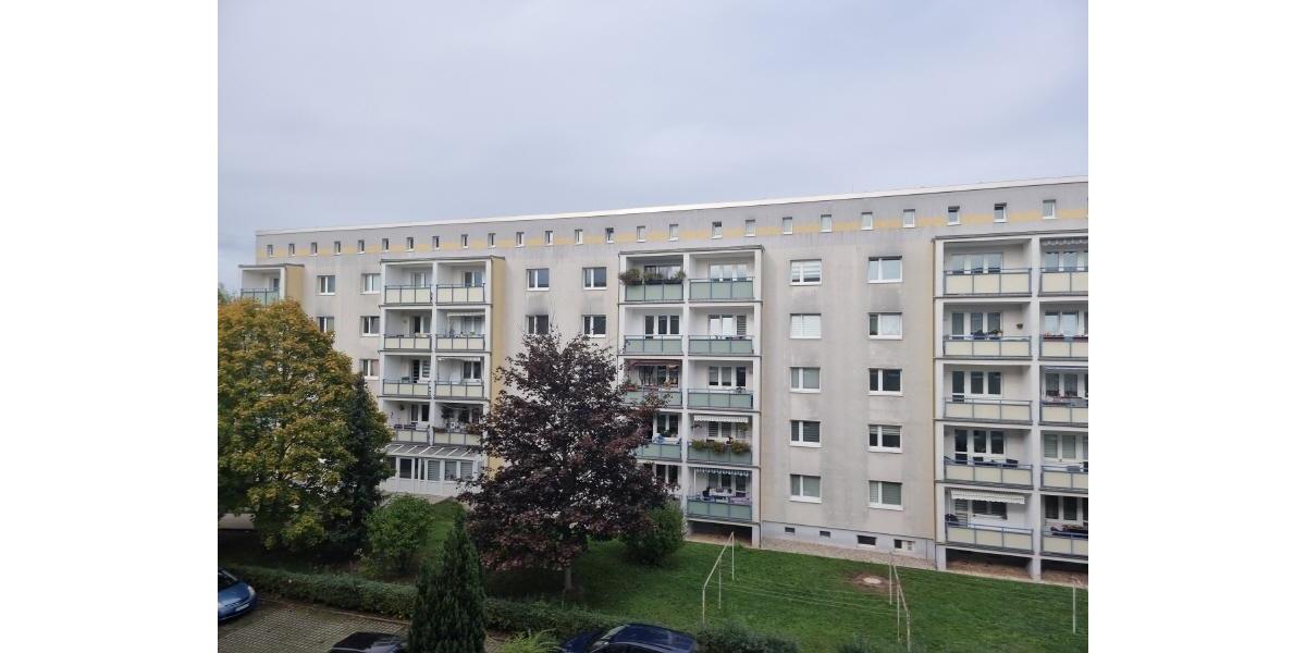 Schmucke Dreiraumwohnung mit Balkon in Weida! 3 zimmer