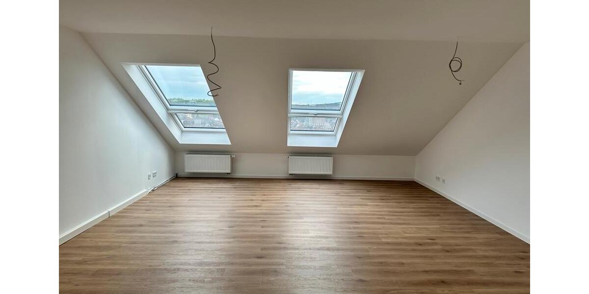 Dachgeschoßwohnung Ochsenfurt - 2 Zimmer, 79 m&sup2;, 869&euro; | Angebot:25282297