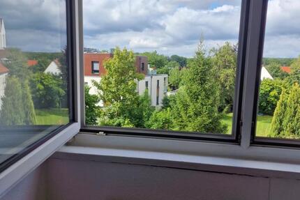 Renovierte Dachgeschoßwohnung in Marienburgerhöhe