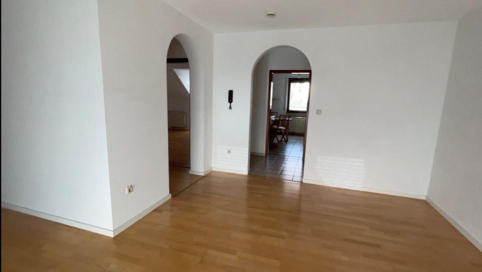 Dachgeschoßwohnung Lichtenfels - 2.5 Zimmer, 73 m&sup2;, 629&euro; | Angebot:26313107