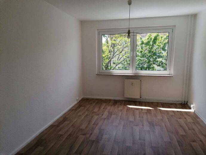 Etagenwohnung Burg - 3 Zimmer, 60 m&sup2;, 295&euro; | Angebot:25739590