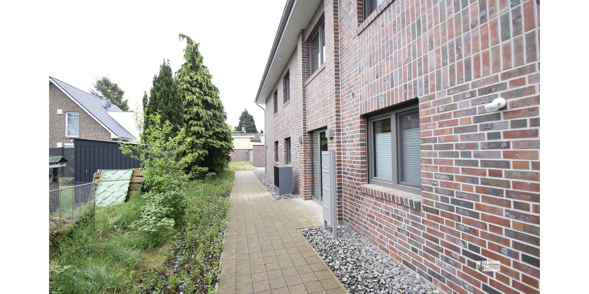 Neubau EG-Whg. links mit Terrasse und Garten Garage und 2 Abstellräumen + Luft-Wärme-Heizung - Erdgeschoßwohnung Syke | Angebot:27029307