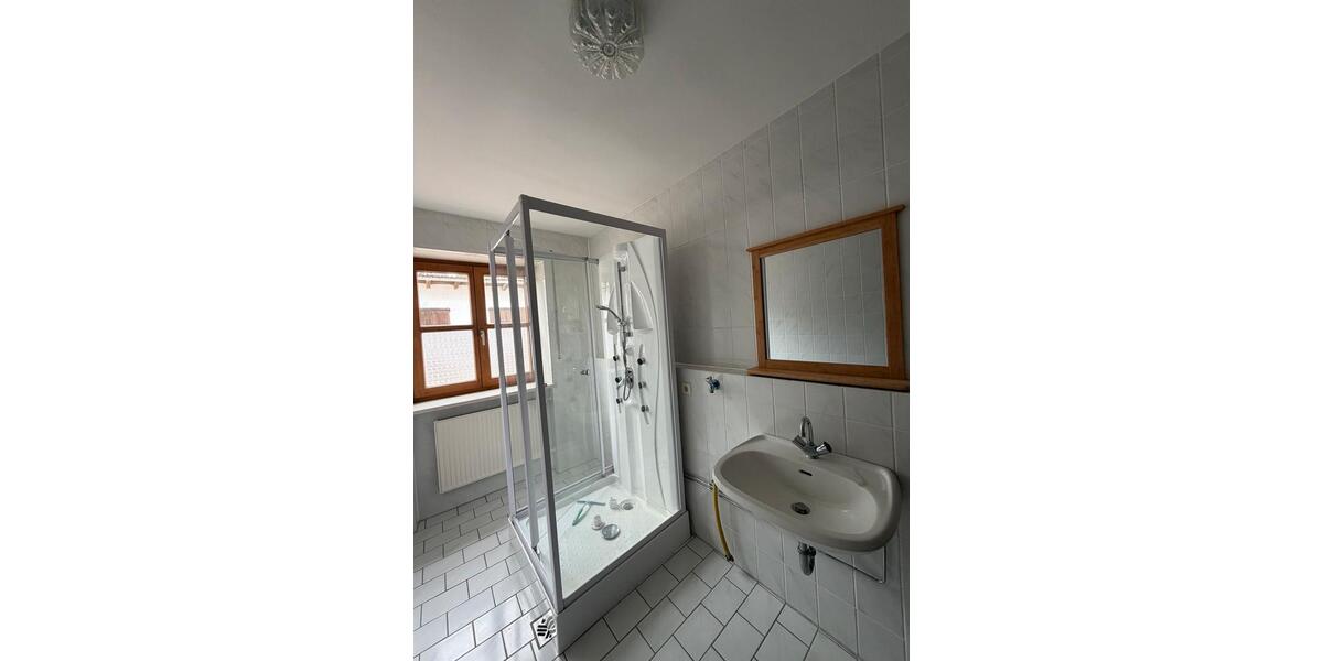 Etagenwohnung Erdweg - 1 Zimmer, 60 m&sup2;, 1.500&euro; | Angebot:26538658