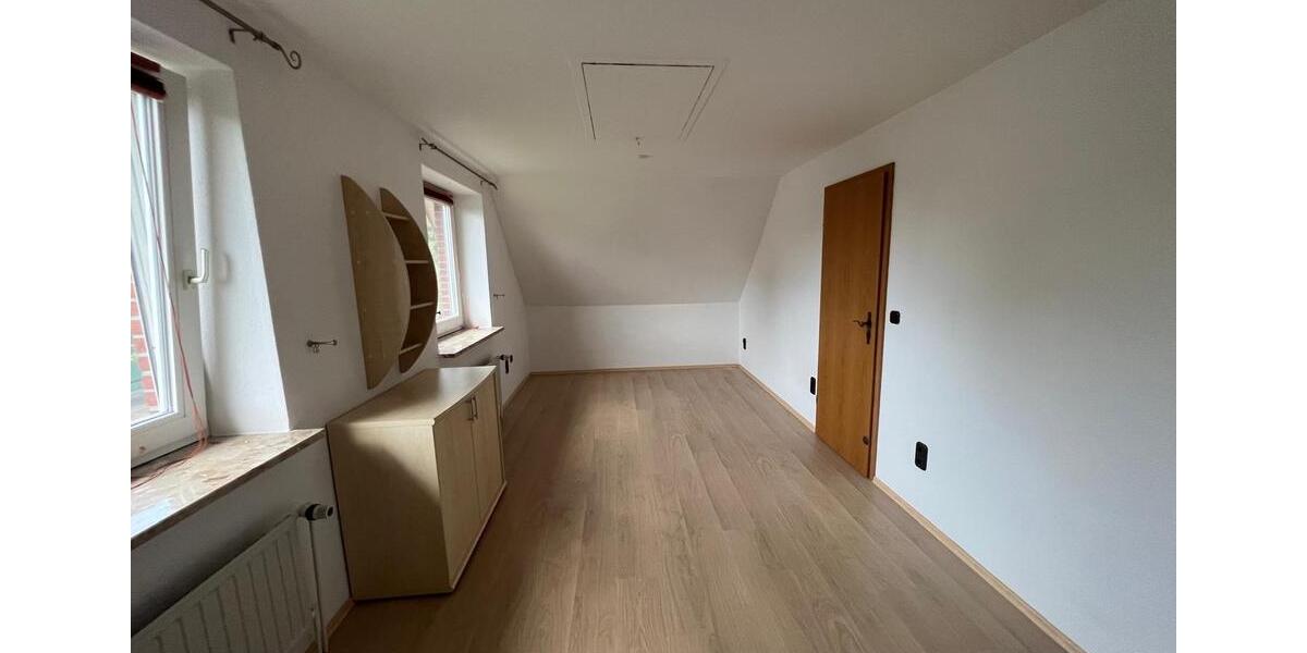 Dachgeschoßwohnung Nordhastedt - 2 Zimmer, 60 m&sup2;, 600&euro; | Angebot:25979122