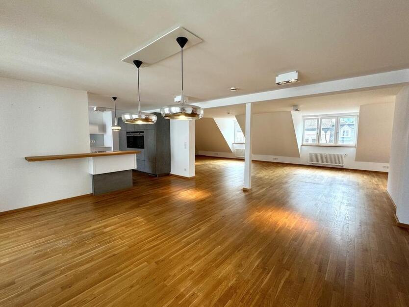 Traumhafte Maisonette-Wohnung mit großzügiger Wohnfläche im Herzen von Ravensburg! zimmer