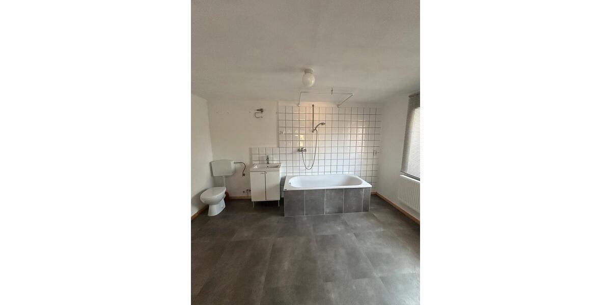 Etagenwohnung Jüterbog - 5 Zimmer, 150 m&sup2;, 950&euro; | Angebot:26682358