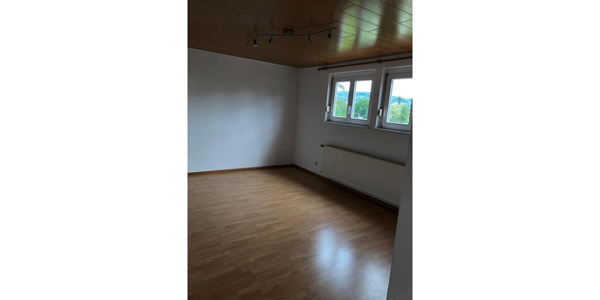 Dachgeschoßwohnung Weil am Rhein - 3.5 Zimmer, 85 m&sup2;, 1.300&euro; | Angebot:26464137