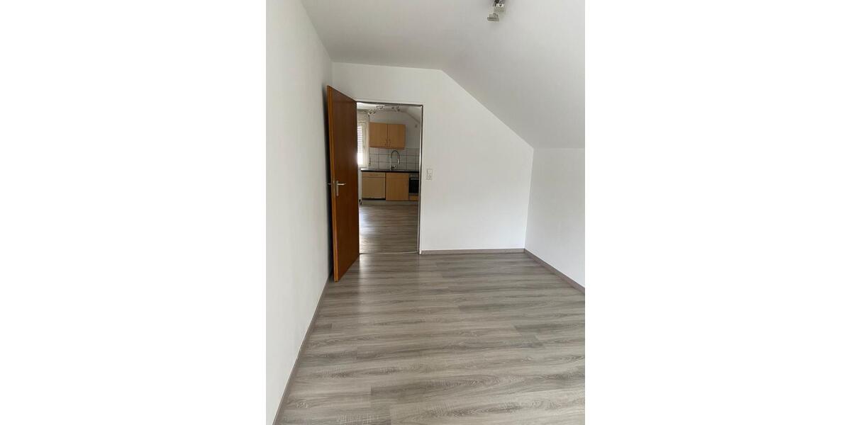 Dachgeschoßwohnung Gaildorf - 3 Zimmer, 68 m&sup2;, 800&euro; | Angebot:26634382
