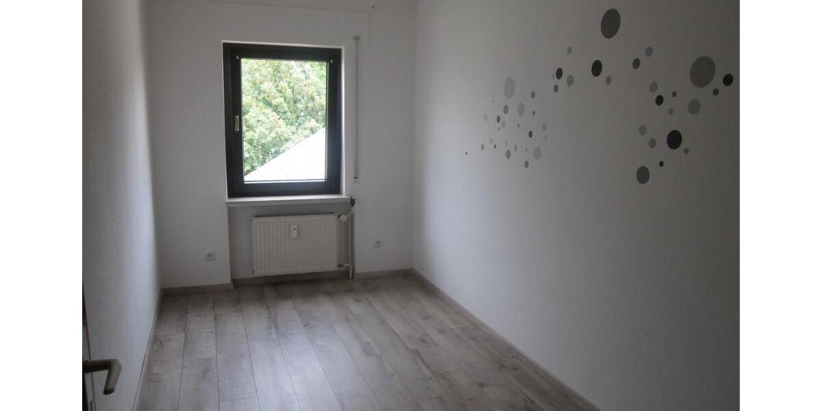 Dachgeschoßwohnung Weiterstadt - 4 Zimmer, 128 m&sup2;, 1.300&euro; | Angebot:25161520
