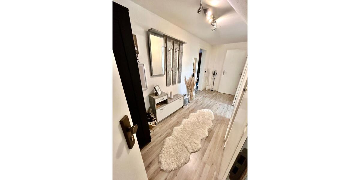 Dachgeschoßwohnung Zwickau - 3 Zimmer, 60 m&sup2;, 325&euro; | Angebot:25942754