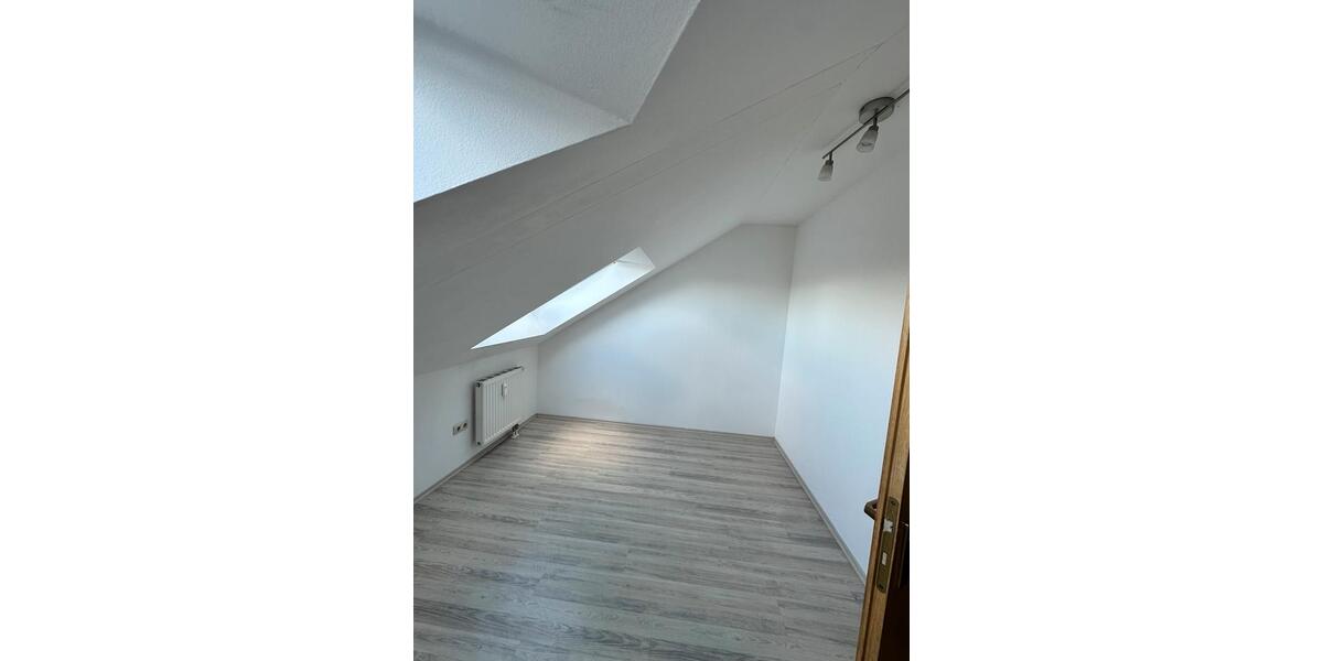 Dachgeschoßwohnung Meitingen - 3 Zimmer, 79 m&sup2;, 1.200&euro; | Angebot:24510991