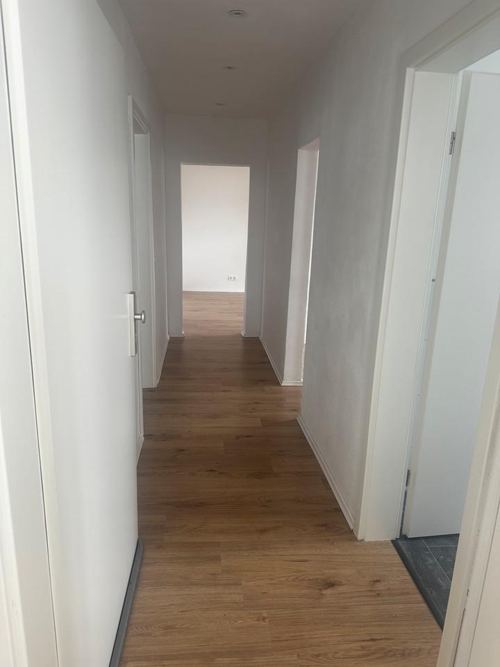 Neheim Zentrum 4 Zimmer DG Wohnung zu Vermieten