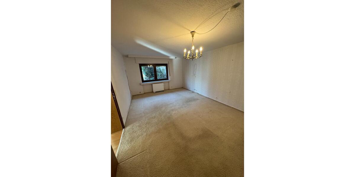 Einfamilienhaus Reichshof - 11 Zimmer, 315 m&sup2;, 1.700&euro; | Angebot:25151779