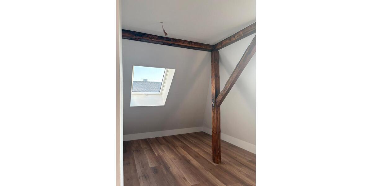 Dachgeschoßwohnung Baesweiler - 3 Zimmer, 85 m&sup2;, 1.200&euro; | Angebot:26627126