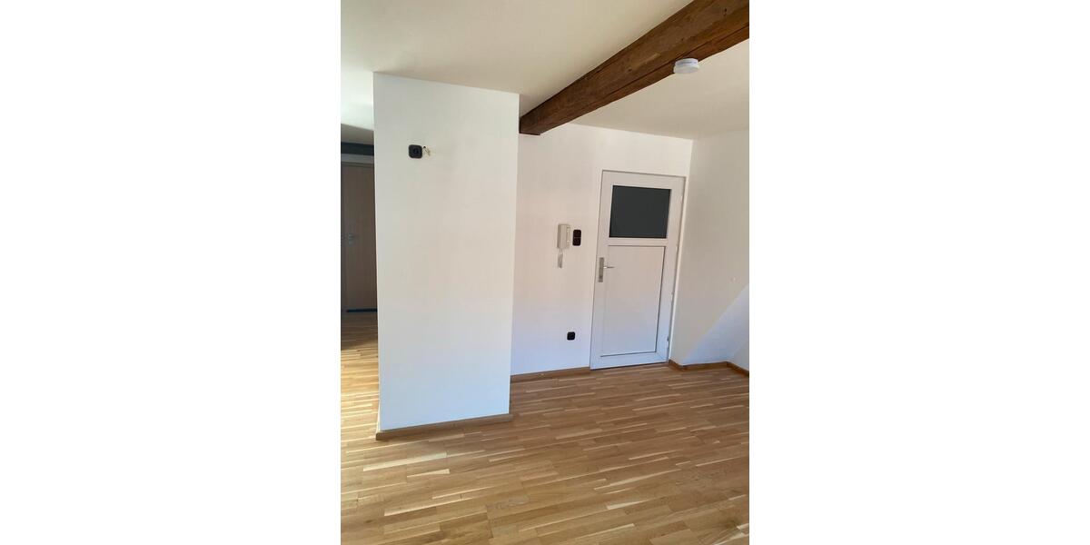 Dachgeschoßwohnung Ellingen - 2.5 Zimmer, 70 m&sup2;, 680&euro; | Angebot:26222557