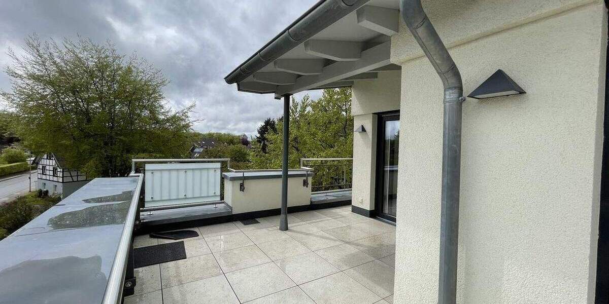 Etagenwohnung Simmerath - 3 Zimmer, 98 m&sup2;, 1.000&euro; | Angebot:24859347