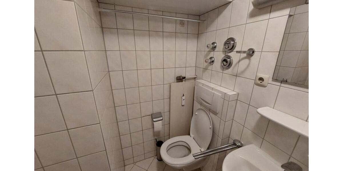 Dachgeschoßwohnung München Schwabing-West - 1.5 Zimmer, 30 m&sup2;, 1.100&euro; | Angebot:25043784