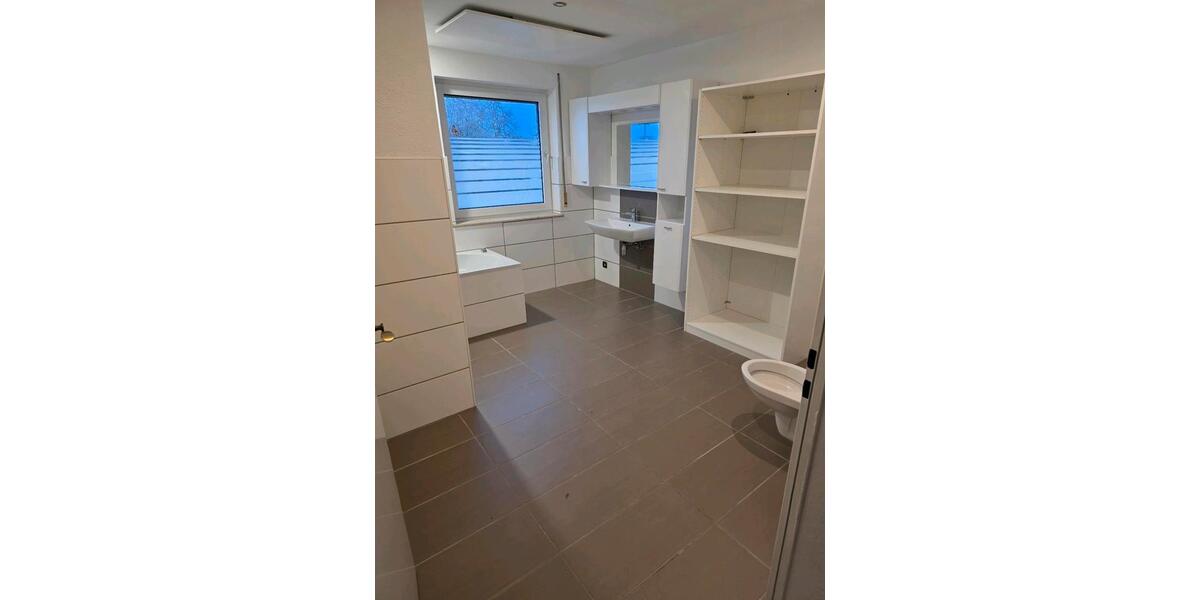 Etagenwohnung Wallerfangen - 4.5 Zimmer, 182 m&sup2;, 1.035&euro; | Angebot:25279550