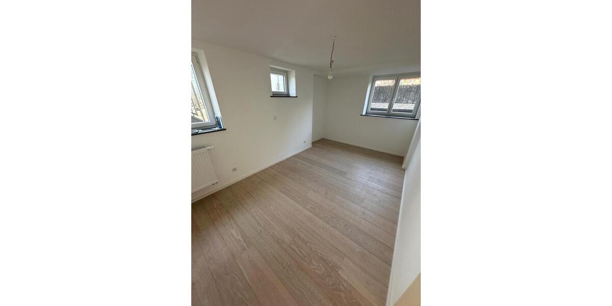 Etagenwohnung Waldershof - 2 Zimmer, 84 m&sup2;, 840&euro; | Angebot:24679928