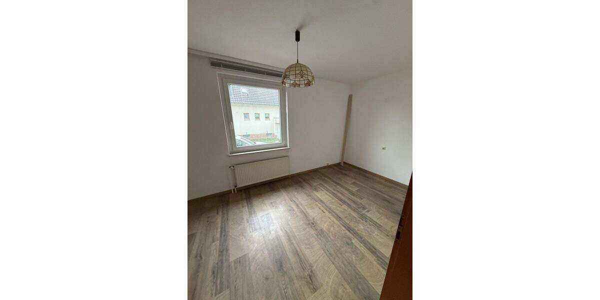 Etagenwohnung Ronnenberg - 2 Zimmer, 65 m&sup2;, 600&euro; | Angebot:25251318