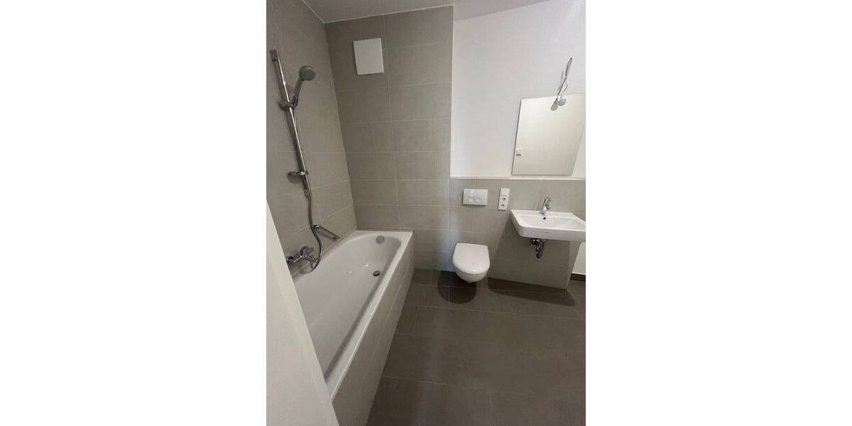 ERSTBEZUG! LETZES HAUS! Größere 4-Zimmer-Wohnung mit 2 Bädern und West-Loggia 4 zimmer