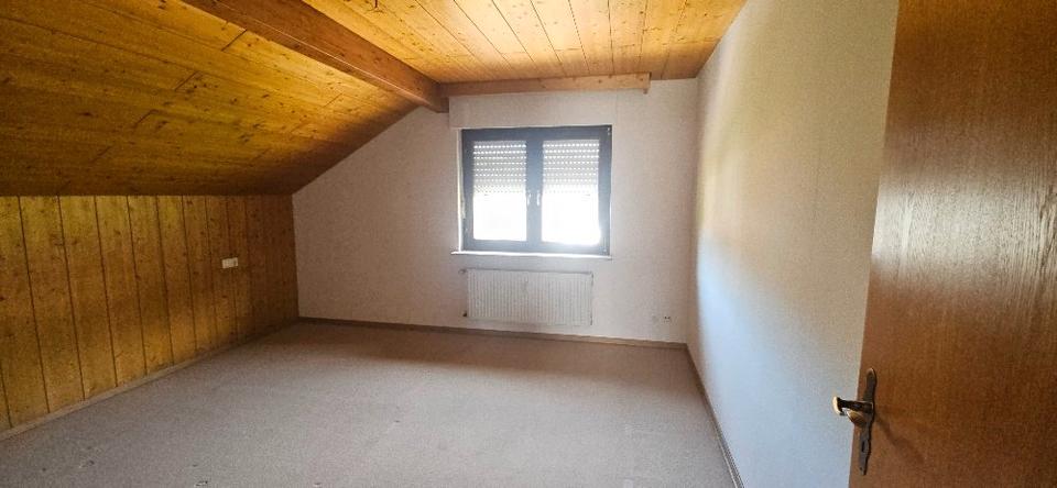 Dachgeschoßwohnung Bürgstadt - 3 Zimmer, 81 m&sup2;, 650&euro; | Angebot:26387131
