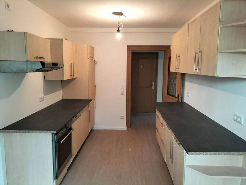 Sofort verfügbar! Kernsanierte 2-Zimmerwohnung mit Balkon in parkähnlicher Gegend von Langwasser.