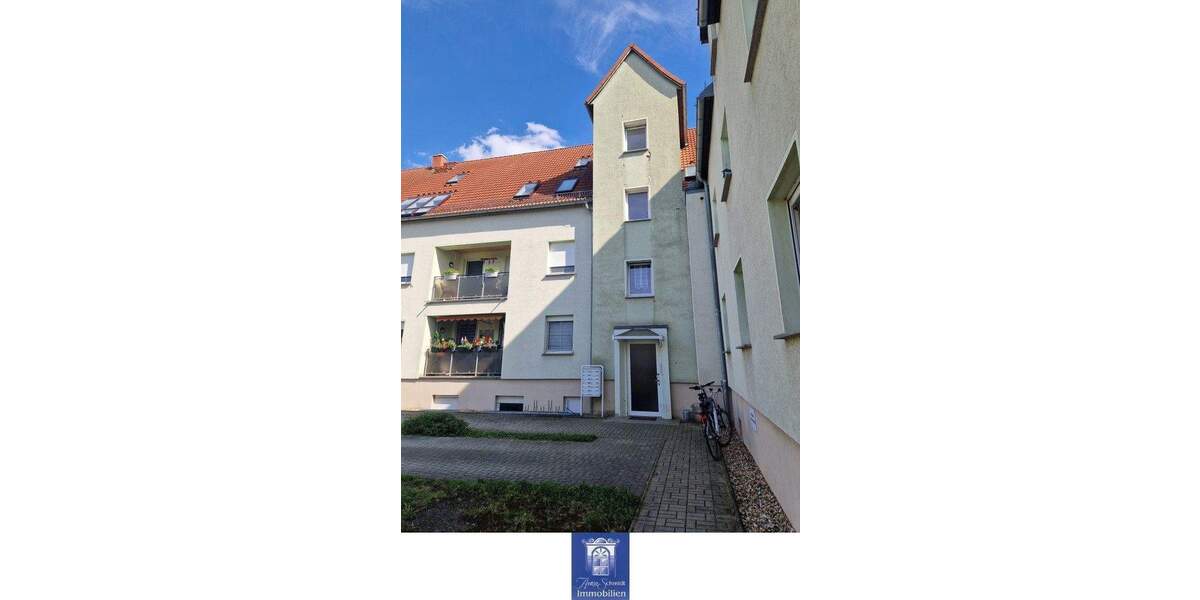 Individuelle und frisch renovierte Dachgeschosswohnung mit Charme! 2 zimmer