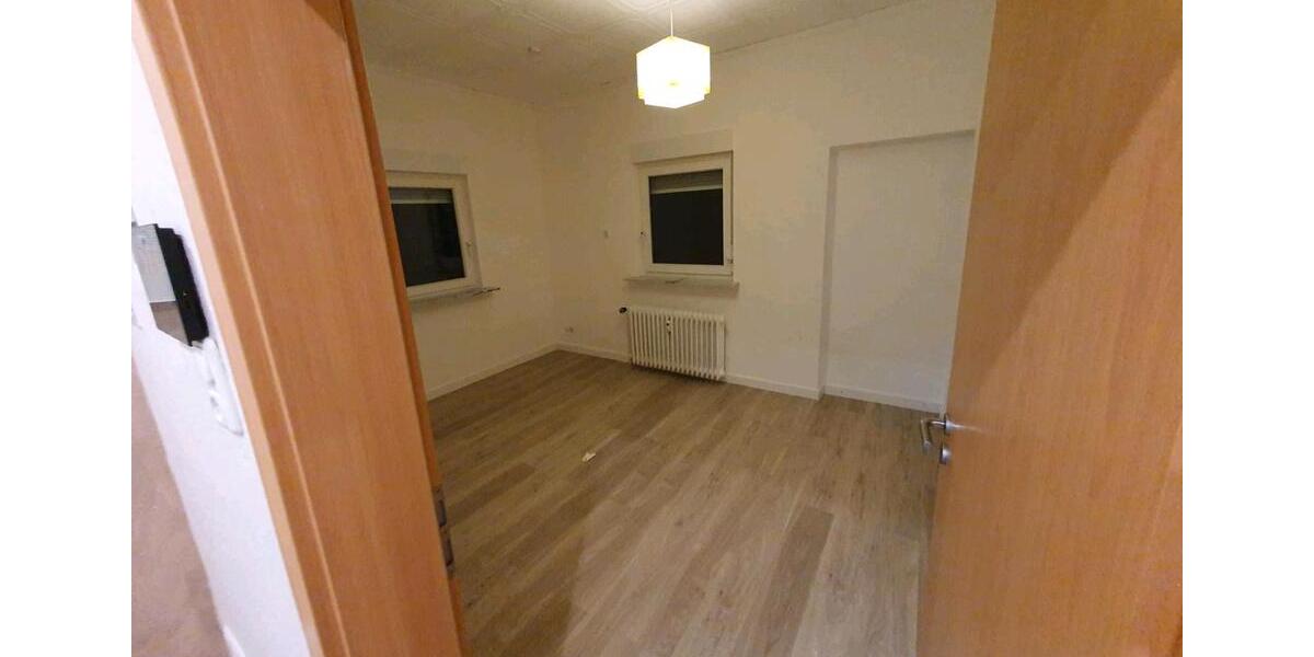 Erdgeschoßwohnung Büdingen - 4 Zimmer, 94 m&sup2;, 1.180&euro; | Angebot:24840576