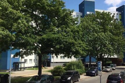 Gut geschnittene 3-Zimmer-Wohnung mit Balkon zimmer