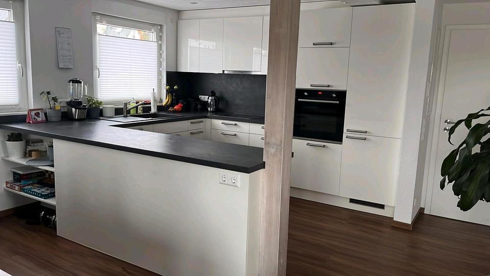 Dachgeschoßwohnung Nürtingen - 3 Zimmer, 80 m&sup2;, 1.000&euro; | Angebot:26578990