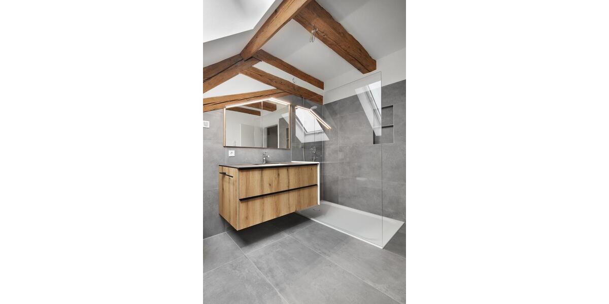 Dachgeschoßwohnung Weilheim - 4 Zimmer, 139 m&sup2;, 1.540&euro; | Angebot:26012944