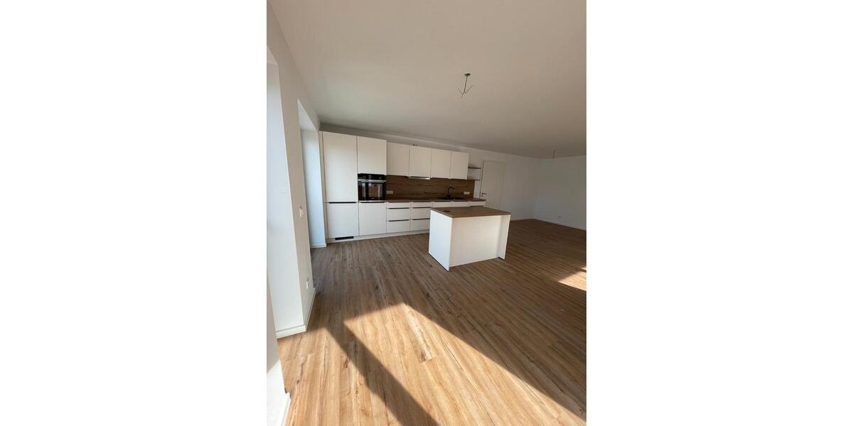 Etagenwohnung Pocking - 3 Zimmer, 102 m&sup2;, 1.090&euro; | Angebot:26581678