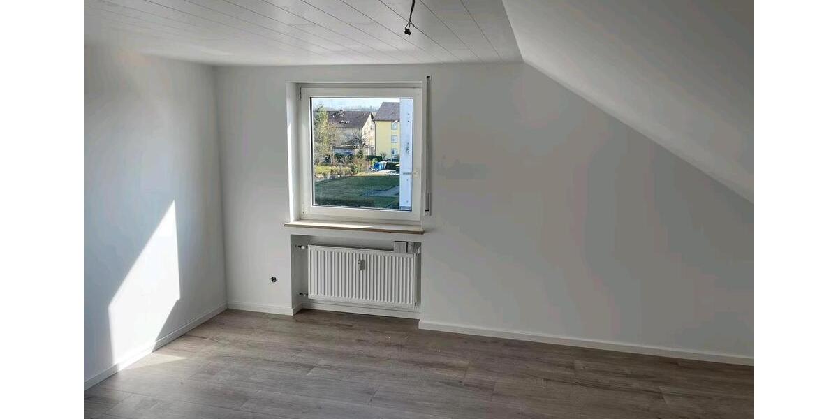 Dachgeschoßwohnung Volkach - 3 Zimmer, 68 m&sup2;, 750&euro; | Angebot:26365065