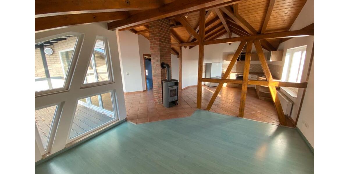 Dachgeschoßwohnung Parchim - 3 Zimmer, 105 m&sup2;, 1.195&euro; | Angebot:25832046