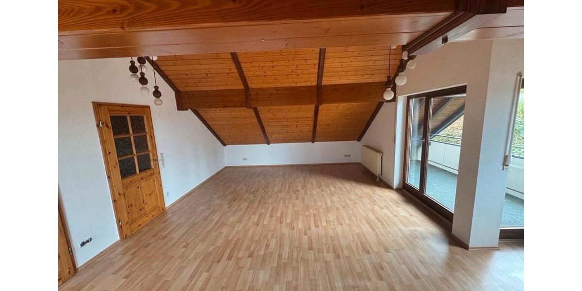 Dachgeschoßwohnung Sulz am Neckar - 3 Zimmer, 86 m&sup2;, 850&euro; | Angebot:24952153