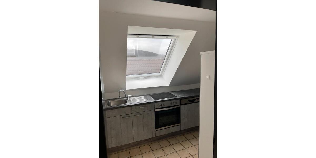 Dachgeschoßwohnung Bodenwerder - 3 Zimmer, 90 m&sup2;, 590&euro; | Angebot:25444378