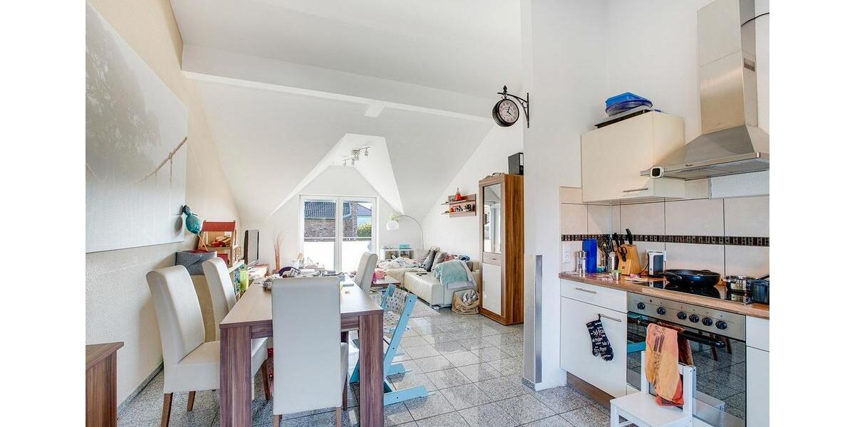 Dachgeschoßwohnung Herzogenrath - 3 Zimmer, 85 m&sup2;, 790&euro; | Angebot:26003664