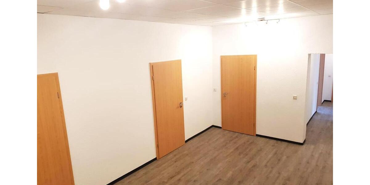 Etagenwohnung Neustadt in Sachsen - 5 Zimmer, 160 m&sup2;, 960&euro; | Angebot:25723747