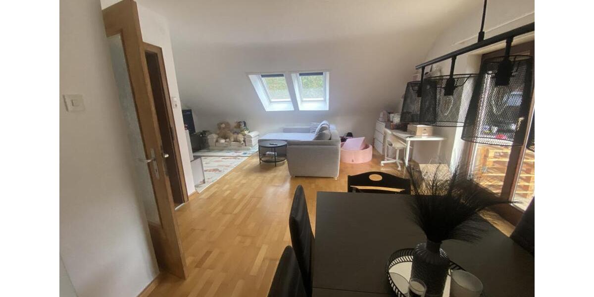 2-ZKB Mietwohnung mit Dachterrasse in ruhiger Lage 